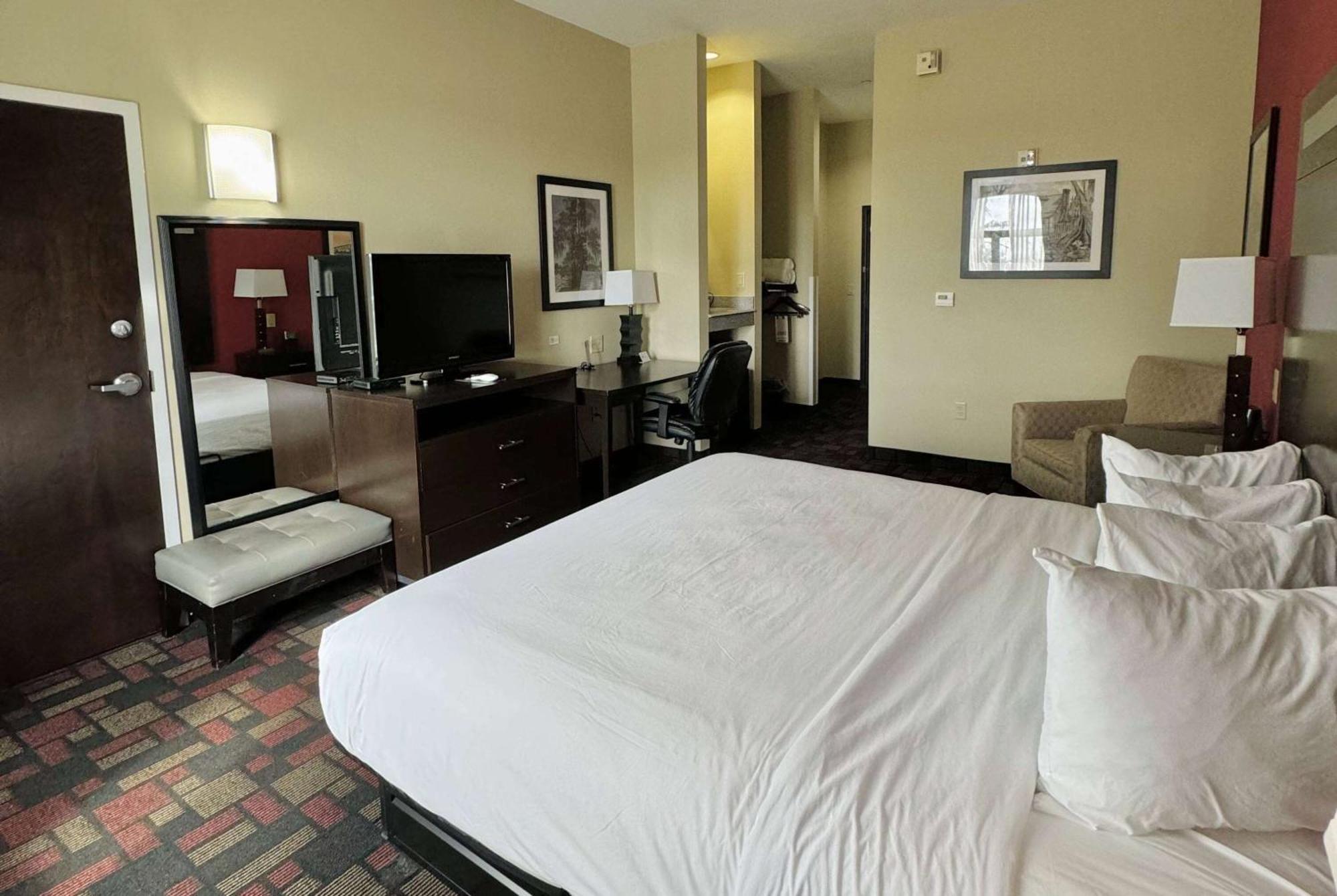 Wingate By Wyndham Lake Charles Casino Area Bagian luar foto